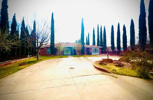 El Paso House | Next to Speaking Rock Casino and the historic Old Pueblo Church, restaurants etc