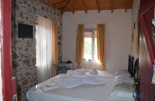 Ayvalik Hotel | Nezisin Konagi