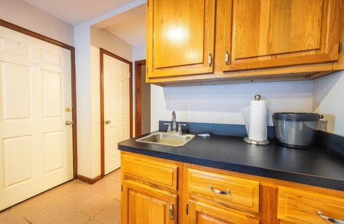 Northface House | NF46- Sleeps 5 couples! Pets ok! Hot tub!