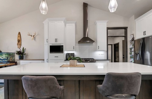 Little Suamico House | NFL Draft 2025 Modern New Build 4-bedroom 3 bath house in Little Suamico.