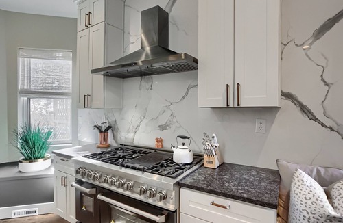 Brighton Heights House | NFL Draft + VIP Fan Basecamp + Close to Acrisure + Gym + Game Room + 2 King Beds