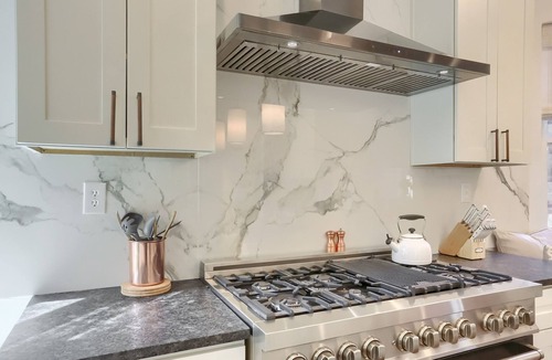 Brighton Heights House | NFL Draft + VIP Fan Basecamp + Close to Acrisure + Gym + Game Room + 2 King Beds