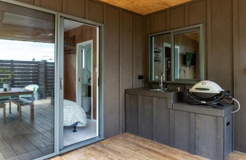 Raglan House | Ngahere Views - Rural Cabin 5 min drive to Raglan township