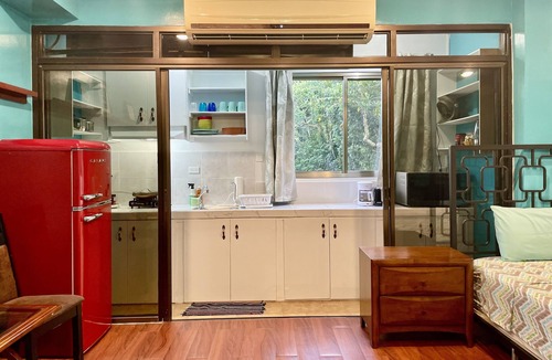 Koror Cabin | Ngermid Oasis - Large Studio With Kitchen & Scenic Views