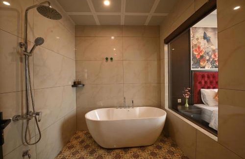 Binh Giang Hotel | Nhật Long Hotel