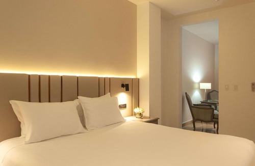 Granada Hotel | NH Boulevard del Río Cali