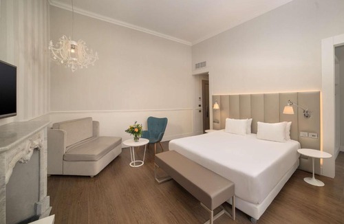 Maddalena Hotel | NH Genova Centro