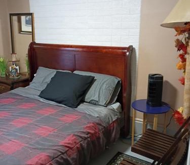 Niagara Falls House | Niagara falls cottage unit with loft