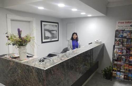 Niagara Falls Hotel | Niagara Falls Courtside Inn