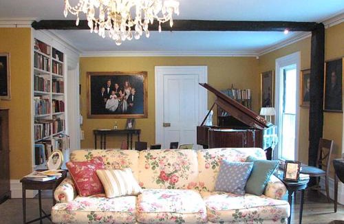 Lewiston House | Niagara Gorge Mansion in Historic Village 5 Minutes from Falls