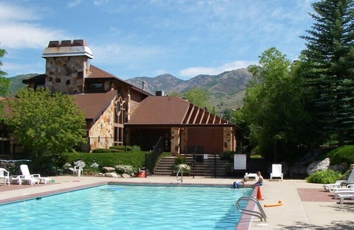 Wolf Creek Condo | Nice 1 bedroom easy access to pool/hot tub