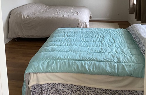 Eureka Apartment | Nice 1 bedroom Studio upstairs in a quiet, safe, neighborhood w/ keyless entry