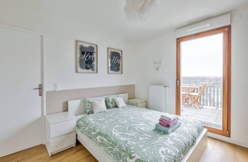 Torcy Apartment | Nice 1BR flat with lovely terrace and parking