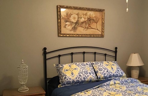 Golden Gate Condo | Nice 2 bedroom and 2 bath condo for rent-monthly renters only please