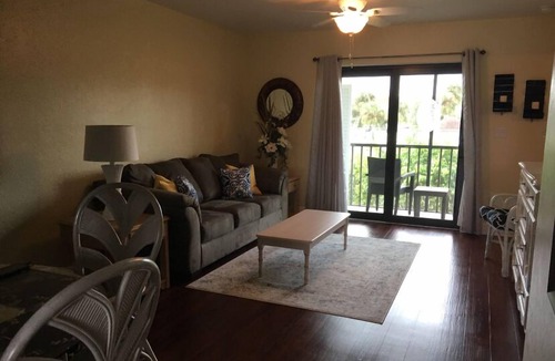 Golden Gate Condo | Nice 2 bedroom and 2 bath condo for rent-monthly renters only please