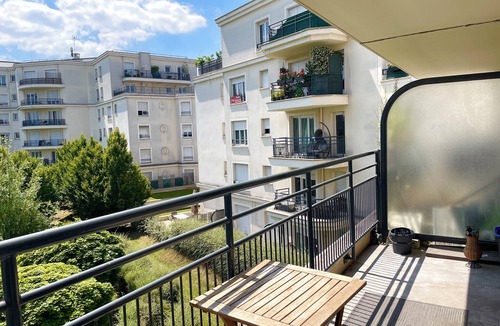 Le Bourget Apartment | Nice 3-room apartment in a very quiet residence overlooking the garden