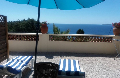 Le Rayol Apartment | Nice 3-star apartment with sea view French Riviera