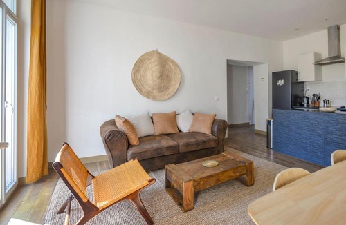 Les Grands Carmes Apartment | Nice 60m with balcony in Marseille