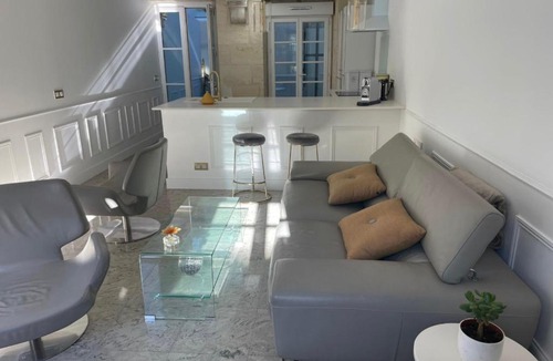 Grand Parc-Paul Doumer Apartment | Nice 70m with nice yard and patio in Bordeaux