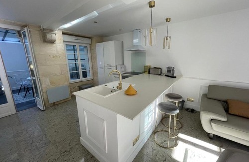 Grand Parc-Paul Doumer Apartment | Nice 70m with nice yard and patio in Bordeaux