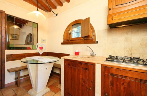 Serre di Rapolano Villa | Nice apartment in villa for 2 people with pool, WIFI, A/C, TV and parking