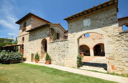 Serre di Rapolano Villa | Nice apartment in villa for 2 people with pool, A/C, WIFI, TV and parking