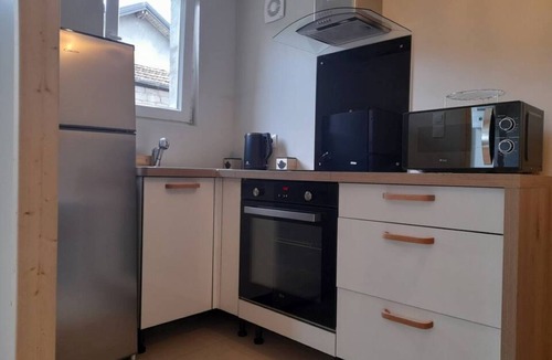 Albertville Apartment | nice air-conditioned studio with video surveillance