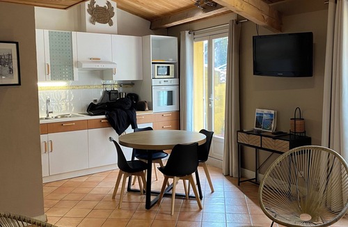Cassis Apartment | Nice air-conditioned apartment, heart of the village, 2nd floor