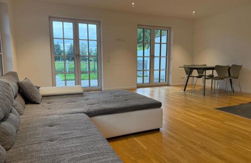 Solln Apartment | Nice and big Apartment for up to 10 people in a very good Location of Munich! Good for Oktoberfest!