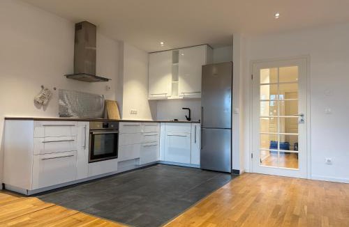 Solln Apartment | Nice and big Apartment for up to 10 people in a very good Location of Munich! Good for Oktoberfest!