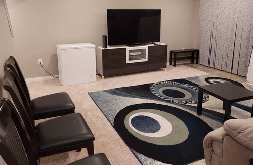 Oakdale House | Nice and clean 1 bedroom studio in Walk-in Basement