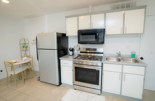 Chatsworth Apartment | NICE AND CLEAN SINGLE