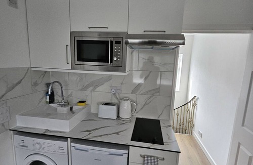 Carshalton Central Apartment | Nice and Cosy one bed flat