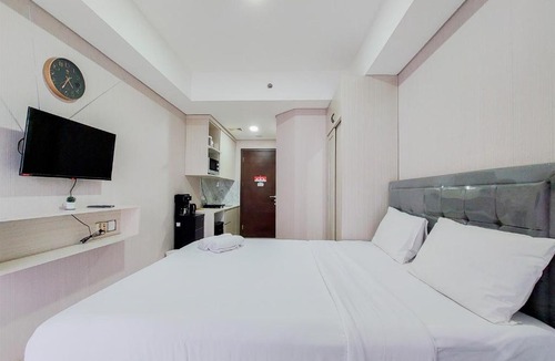 Pinang Apartment | Nice and Elegant Studio near Campus at Pacific Garden Alam Sutera Apartment By Travelio
