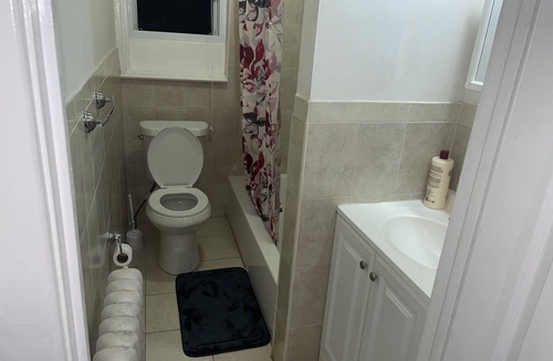 Foxcroft Square Apartment | Nice and quiet appartement is located in Philadelphia,