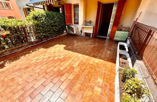 Sirolo Apartment | Nice and spacious one-bedroom apartment with garden in the center