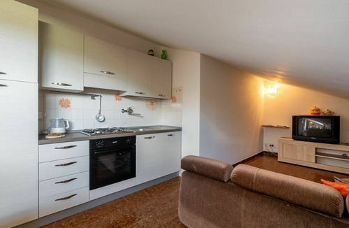 Castagnole delle Lanze Apartment | Nice apartment for 4 guests with pool, WIFI, A/C, TV and patio