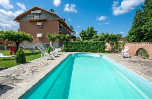 Castagnole delle Lanze Apartment | Nice apartment for 4 guests with pool, WIFI, A/C, TV and patio