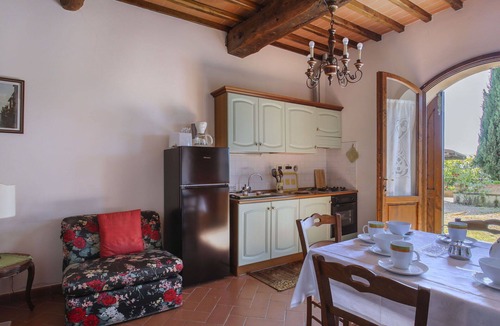 Castelfranco di Sopra Villa | Nice apartment in villa for 3 people with WIFI, pool, TV and patio