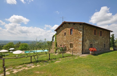 Castelnuovo Berardenga Apartment | Nice apartment for 2 people with pool, A/C, WIFI, pets allowed and panoramic view