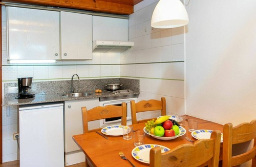 Torroella de Montgri Apartment | Nice apartment for 4 guests with A/C, pool, WIFI, TV and terrace