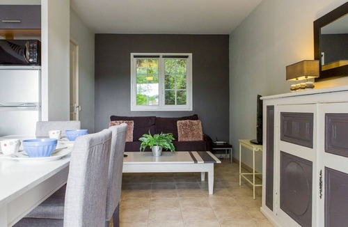 La Bastide-Clairence Apartment | Nice apartment for 6 people with pool, WIFI, TV, terrace and pets allowed