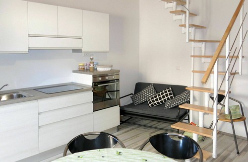 Cologna Spiaggia Villa | Nice apartment in villa with hot tub, pool, A/C, WIFI, TV, patio, pets allowed and panoramic view