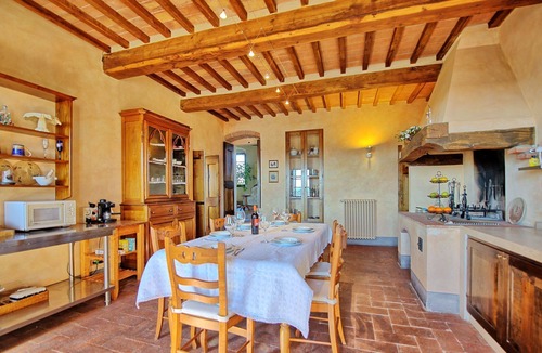 Colle di Val d'Elsa Apartment | Nice apartment for 6 guests with WIFI, TV, terrace and panoramic view, close to San Gimignano
