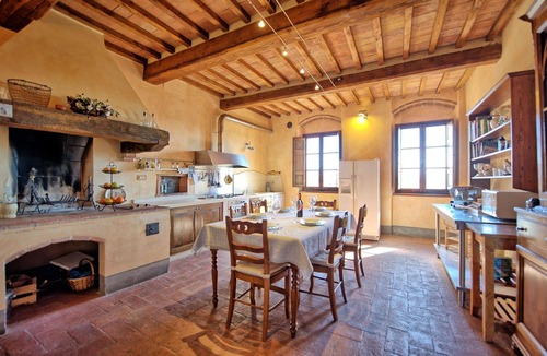 Colle di Val d'Elsa Apartment | Nice apartment for 6 guests with WIFI, TV, terrace and panoramic view, close to San Gimignano