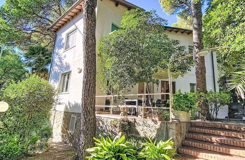 Castiglioncello Apartment | Nice apartment for 6 guests with WIFI, TV, patio and pets allowed