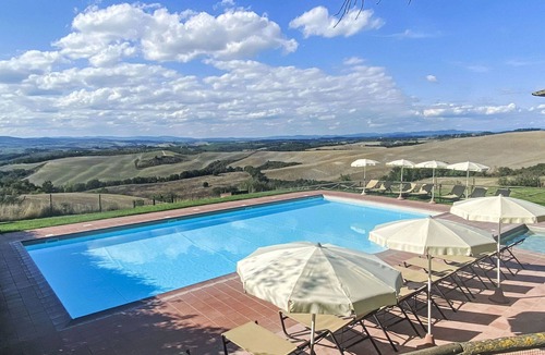 Montalcino Villa | Nice apartment in villa for 4 guests with pool, WIFI, patio, pets allowed and panoramic view