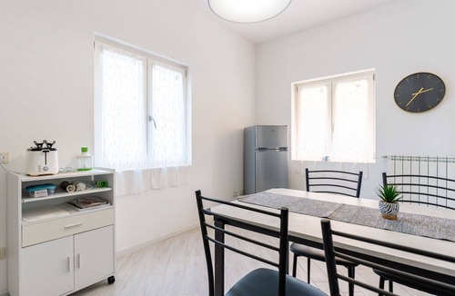 Villanova d'Albenga Apartment | Nice apartment for 4 people with A/C, WIFI, TV, balcony and panoramic view