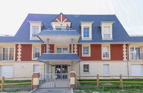 Benerville-sur-Mer Apartment | Nice apartment for 5 people with WIFI, TV and terrace