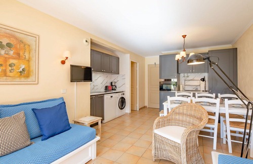 Les Issambres Apartment | Nice apartment for 6 people with pool, WIFI, A/C, TV and terrace